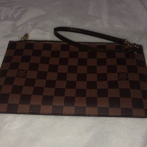 Neverfull Damier Ebene Pouch